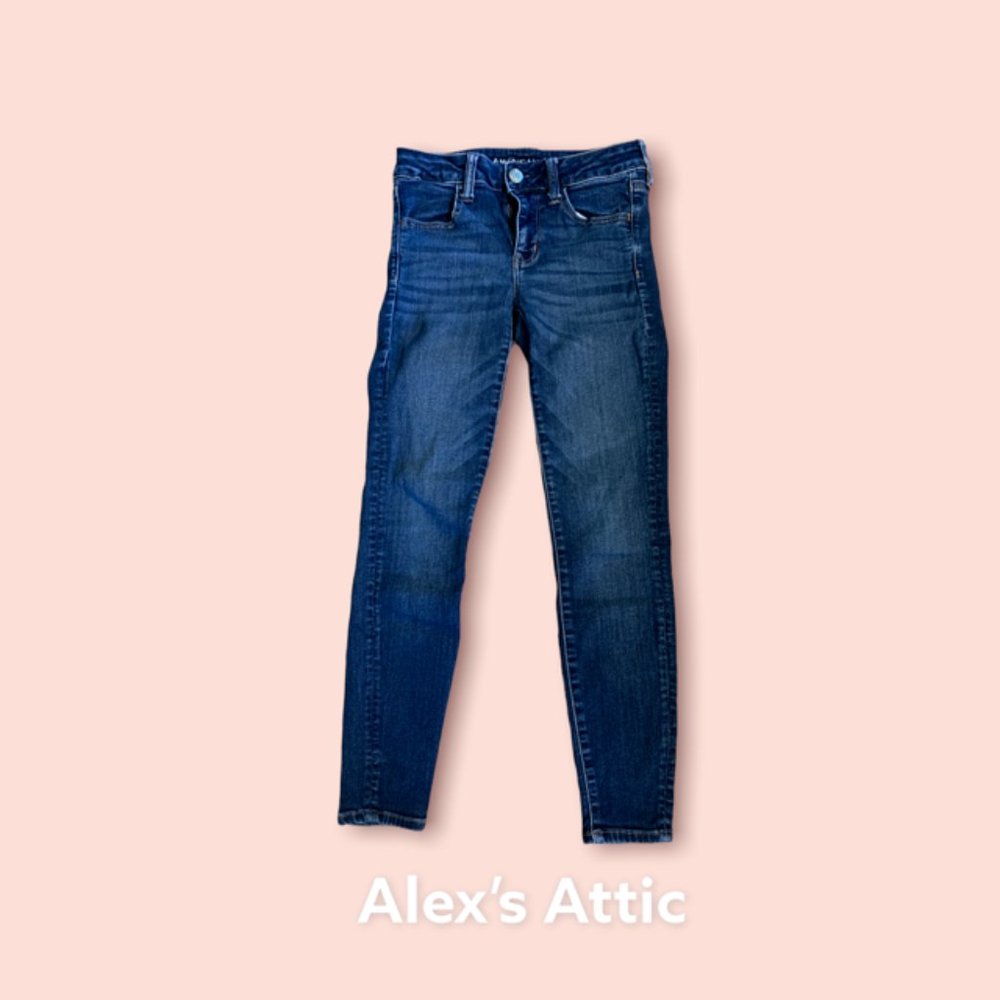 American eagle next level stretch size 4 pre-owned